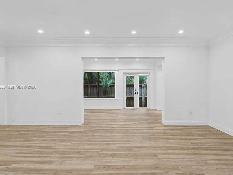 110 N 16th Ave — Photo 28