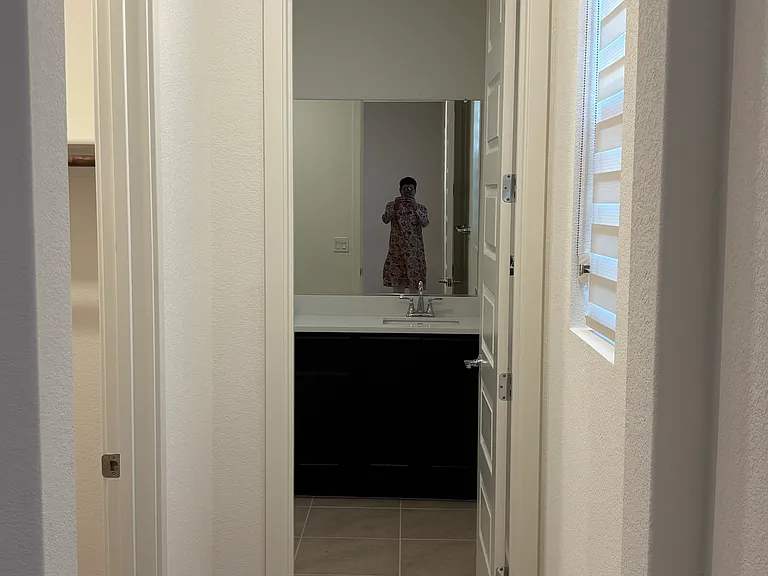 15896 Riverton Ave — Photo 12