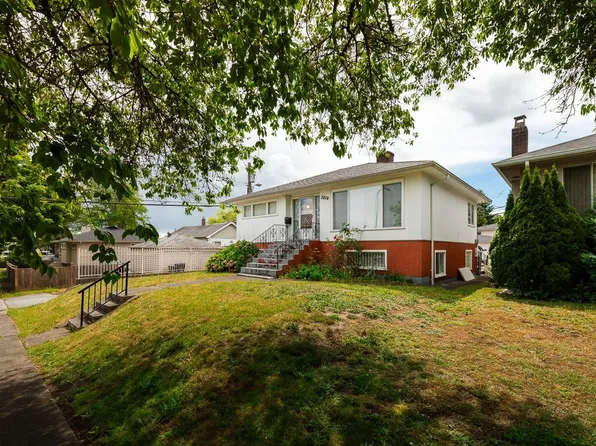 3678 E 25th Ave, Vancouver, BC V5R 1K5