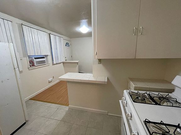 5th image of 2714 F St APT 2