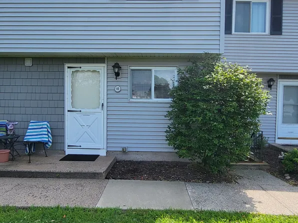 16 Seymour Road #9B, East Granby, CT 06026