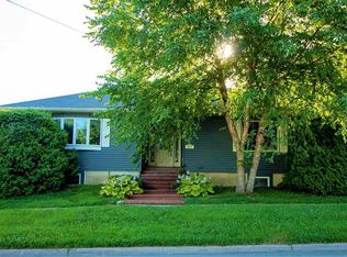 517 S C Ave, Washington, IA 52353