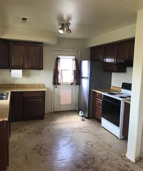 7525 N Lake Trl — Photo 2