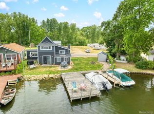 209 S Lakeside Dr, Michigan Center, MI 49254