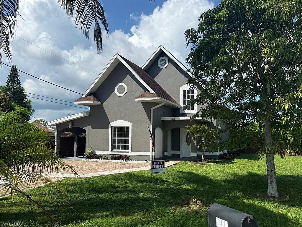 3 bed, 2.0 bath, 1781 sqft, $3,200 — Photo 4