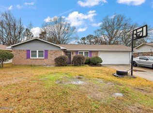 4957 Oak Creek Dr, Jackson, MS 39212