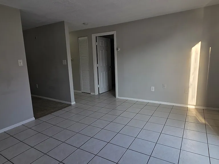 25 Hamilton Ave #18 — Photo 4