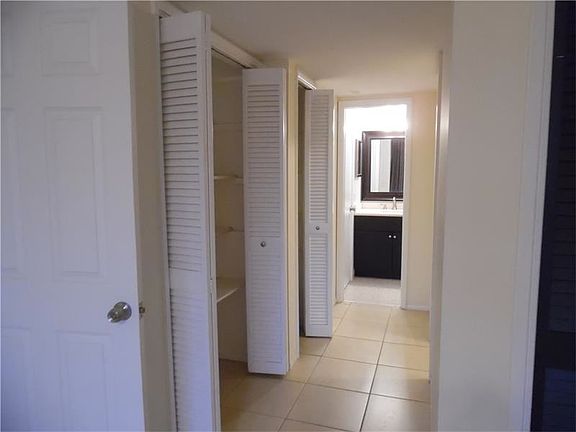 5th image of 3050 N Palm Aire Dr #8