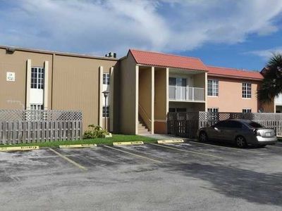 4910 NW 79th Ave APT 201, Doral, FL, 33166