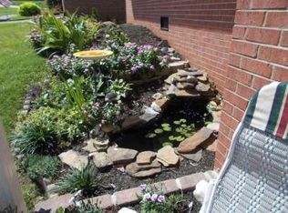 32 Simpson Dr, Huntington, WV 25705