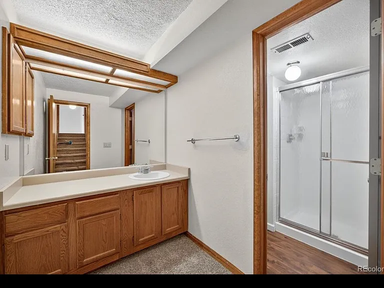 250 Cypress Ln — Photo 24