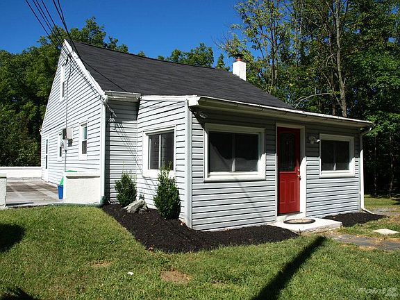 02 LEFT FRONT ELEVATION