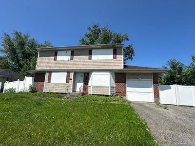 190 Burlington Avenue, Deer Park, NY, 11729