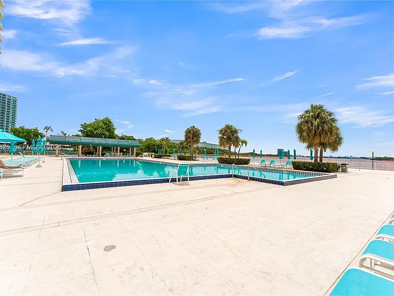 300 Bayview Dr #214 — Photo 46
