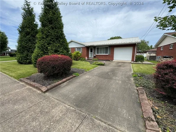 2012 Washington Ave, Saint Albans, WV 25177