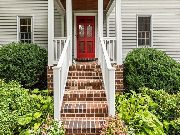 2nd image of 816 Lindsay Ct