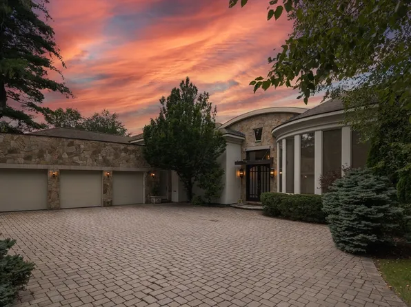 99 Baldpate Hill Rd, Newton, MA 02459