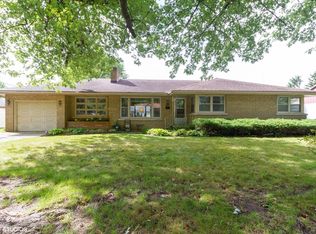 1350 Hawthorne Cir, Kankakee, IL 60901