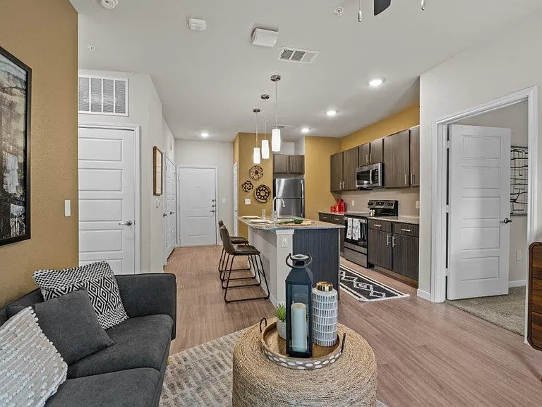 Redbird Ridge Apartments — Photo 10