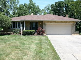 5759 Rock Haven Dr, Seven Hills, OH 44131