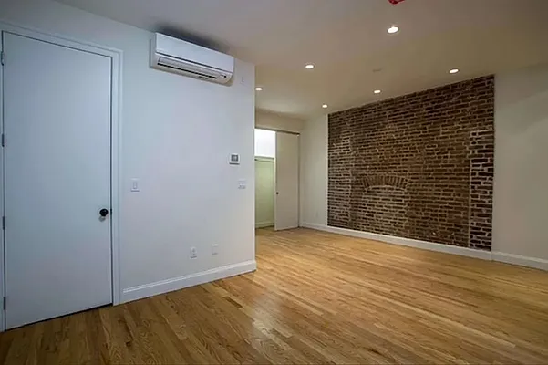 Rented by Manhattan Dwelling Corporation | media 13