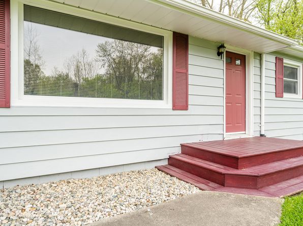 1688 Dewey Ave, Benton Harbor, MI 49022