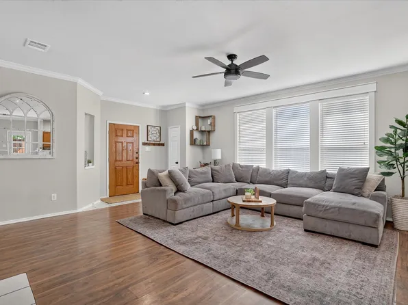 8425 Greylock Ct, Fort Worth, TX 76137