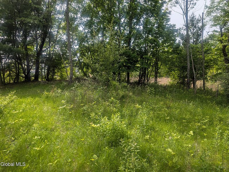 4th image of L.5 0 Hovey Avenue