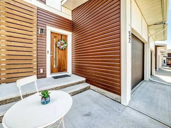 52 W Walden Ln SE, Calgary, AB T2X 2A7