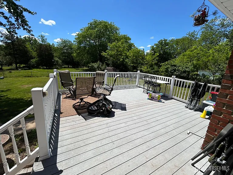 869 Gates Ave — Photo 10