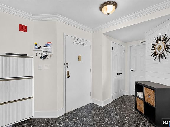 4th image of 1020 Harmon Cove Tower