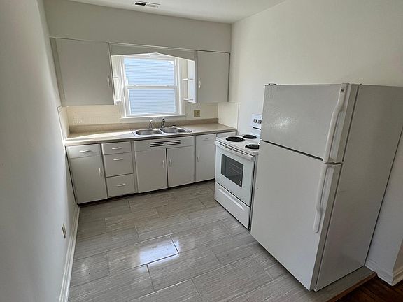 5th image of 126 12th St #1