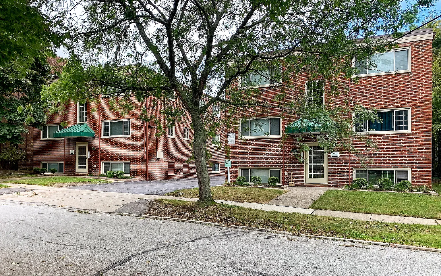 1 bed, 400 sqft, $950 — Photo 2