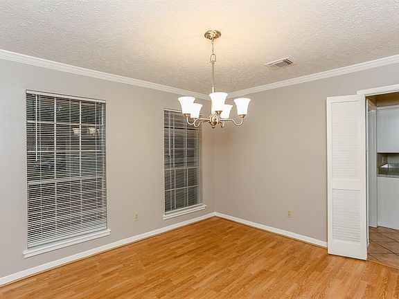 5th image of 2026 Richmond Dr