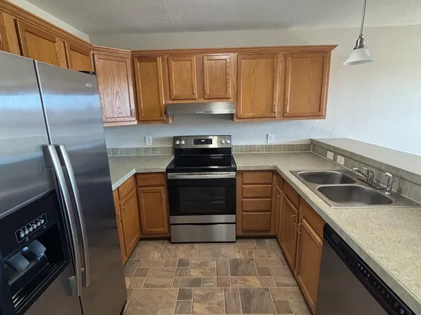 7523 W Yale Ave, Lakewood, CO 80227