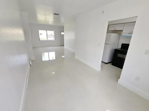450 NW 84th St, Miami, FL