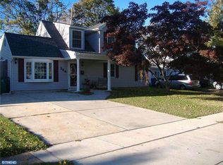 364 Appletree Dr, Levittown, PA 19055