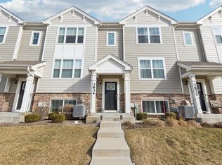 3834 Honeysuckle Ln, Elgin, IL 60124