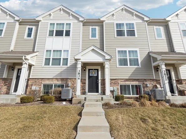 3834 Honeysuckle Ln, Elgin, IL 60124