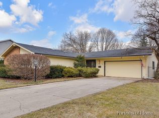 823 Margaret Ct, Saint Charles, IL 60174