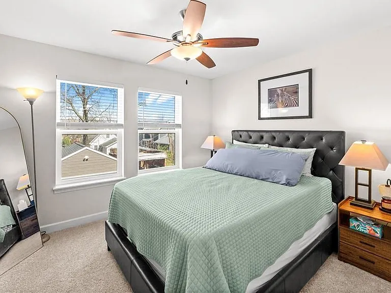 11813 Wade Park Ave — Photo 27