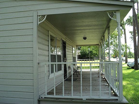 Large relaxing porch