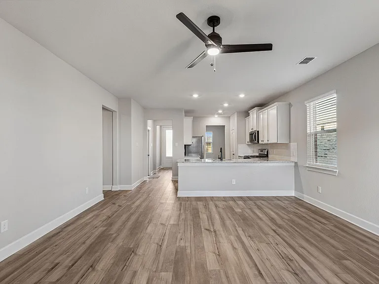929 Emerson Dr — Photo 22