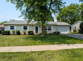 210 Banbury Rd, North Aurora, IL 60542