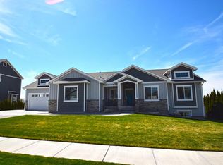 6345 E Tower Castle Loop, Ammon, ID 83406