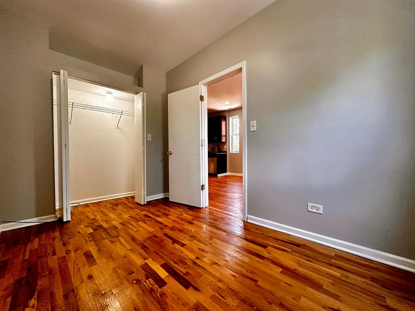 3219 S Lituanica — Photo 4