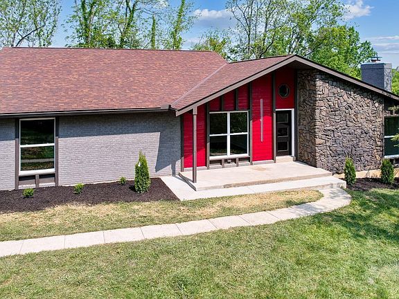 3rd image of 10434 Walkingfern Dr