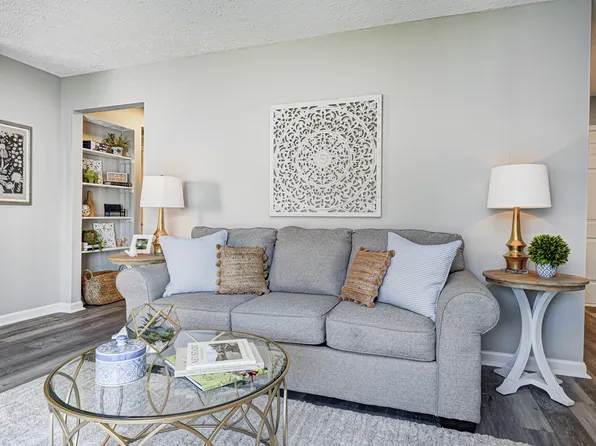 Ivy Knoll Apartments