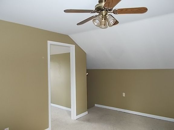 5th image of 302 Borton Ave