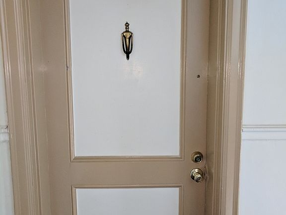 3rd image of 2602 Kensington Ave APT 3